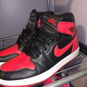 Air Jordan Retro 1 Breds
